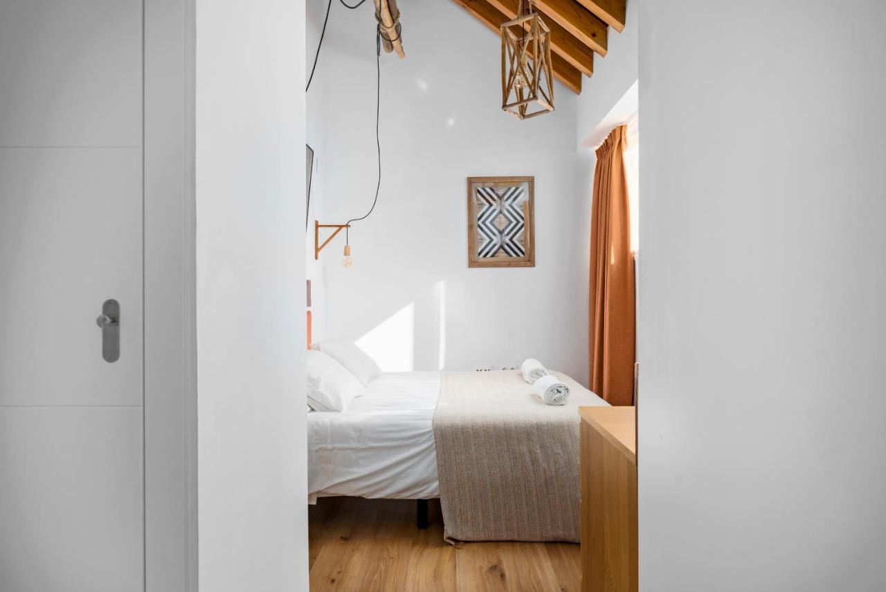 Апартаменты Soho Arts Duplex Centro By AlohaМалага Экстерьер фото